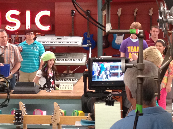 Austin and Ally, Partners and Parachutes, on Disney!