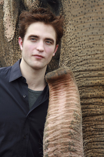 Robert Pattinson 04-02-2011