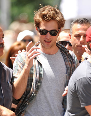 Robert Pattinson at event of Prisimink mane (2010)