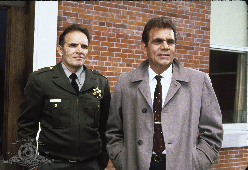 Still of Tom Bower and Alex Rocco in Lady in White (1988)