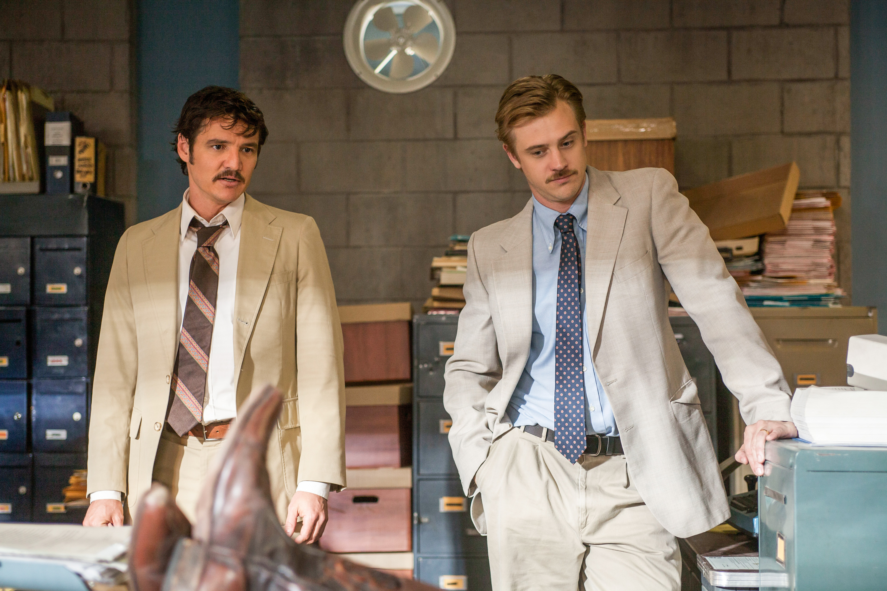Still of Pedro Pascal and Boyd Holbrook in Narcos (2015)