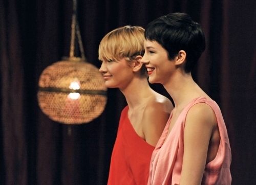 Still of Molly O'Connell and Brittani Kline in America's Next Top Model (2003)