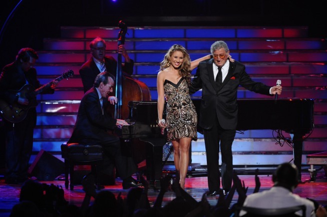 Still of Tony Bennett and Haley Reinhart in American Idol: The Search for a Superstar (2002)