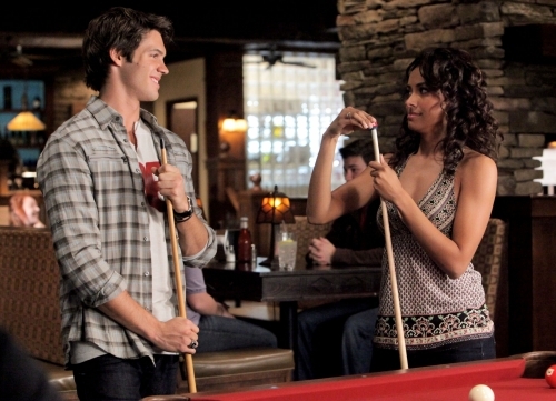 Still of Kat Graham and Steven R. McQueen in Vampyro dienorasciai (2009)