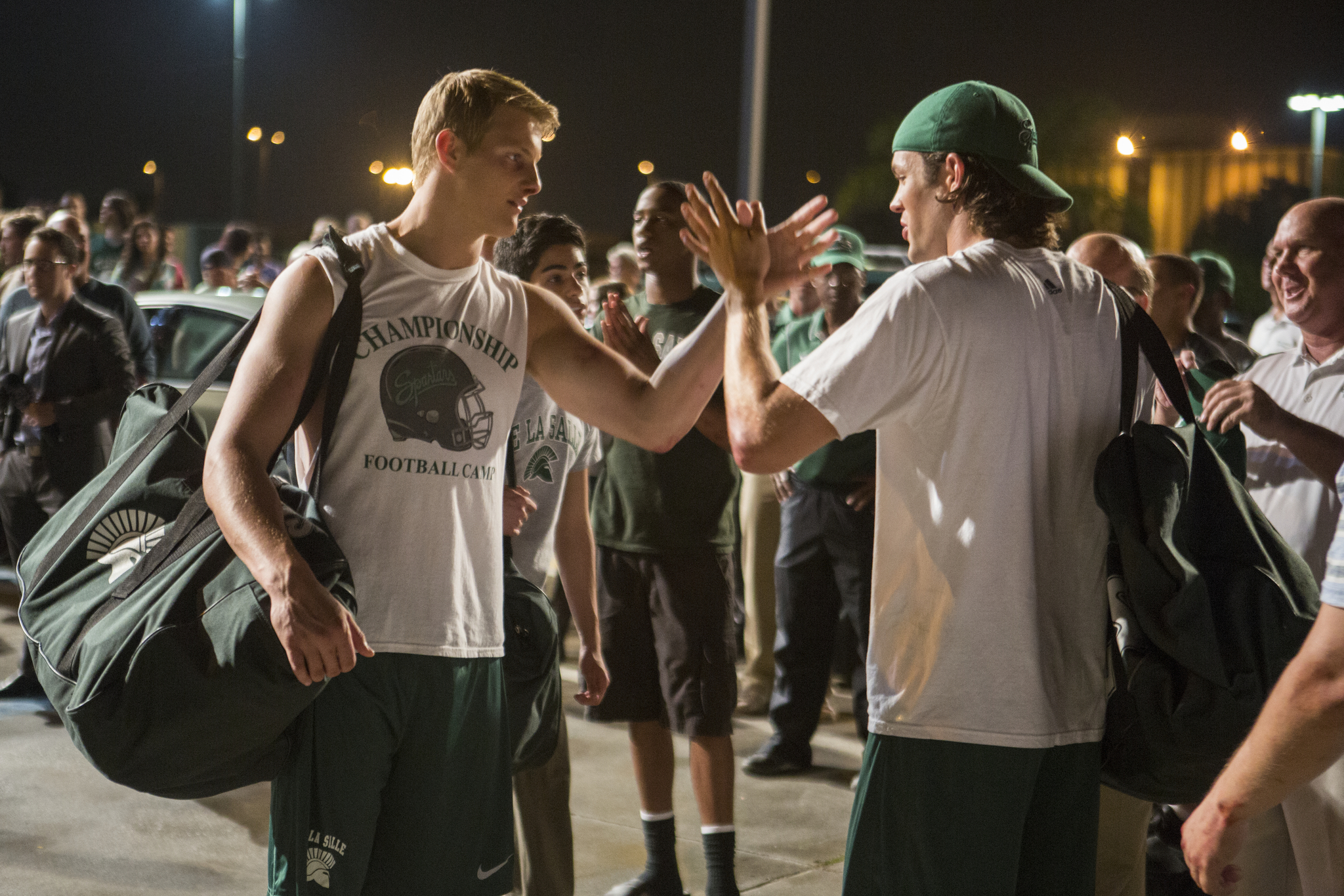 Still of Alexander Ludwig and Richard Kohnke in When the Game Stands Tall (2014)
