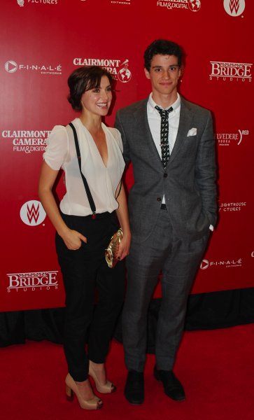 Adam DiMarco and Emma Lahana at event of VIFF (2012)
