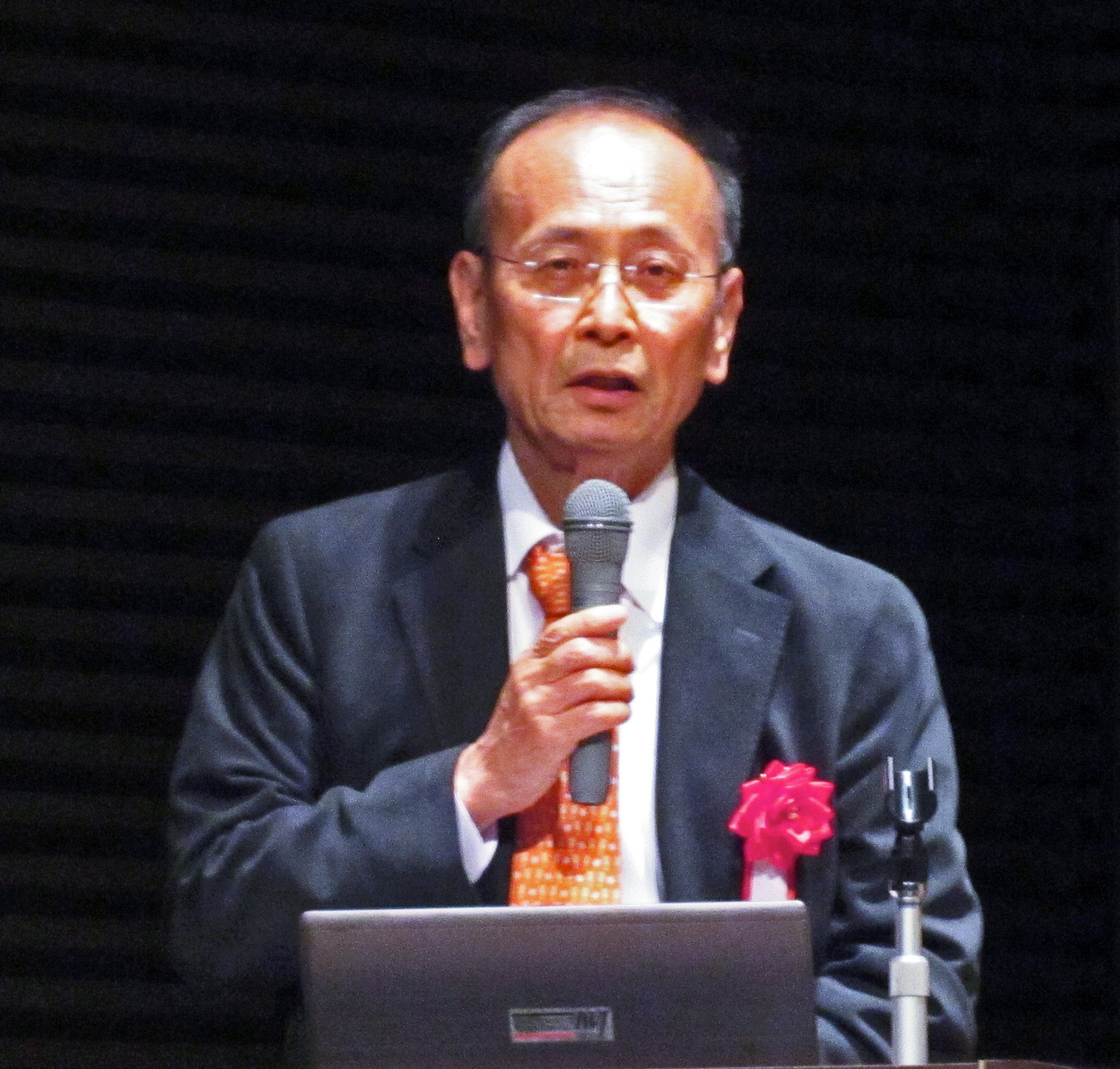 Ukeru Magosaki served as the head of the Foreign Ministry's Intelligence and Analysis Bureau. He has written a book Sengoshi no Shotai (The Truth Behind Post-war History). This photo was shot at IWJ Third Anniversary: Symposion 4 on 22 December, 2013 in Shinagawa, Japan. By the professional photographer, Corman Award Winning filmmaker Ryota Nakanishi