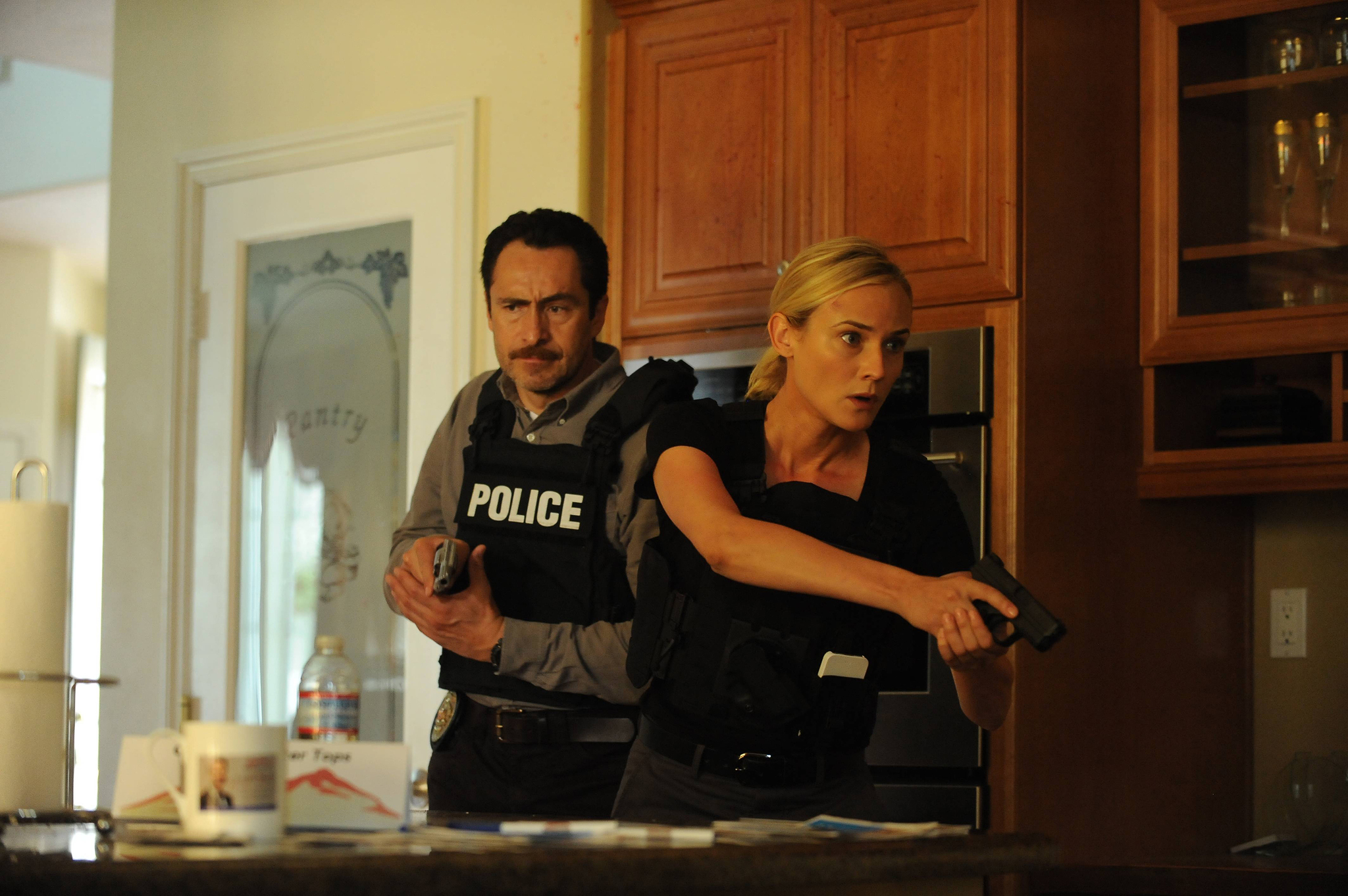 Still of Demian Bichir and Diane Kruger in The Bridge (2013)