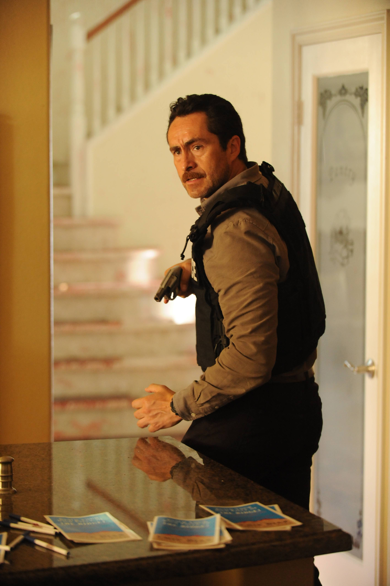 Still of Demian Bichir in The Bridge (2013)