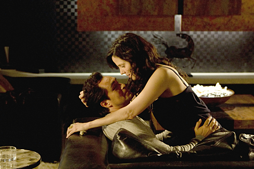 Still of Mary-Louise Parker and Demian Bichir in Weeds (2005)