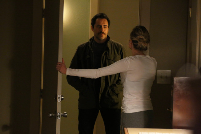 Still of Demian Bichir and Diane Kruger in The Bridge (2013)