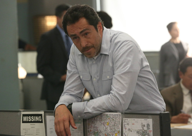 Still of Demian Bichir in The Bridge (2013)