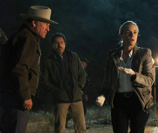 Still of Demian Bichir, Ted Levine, Diane Kruger and Marco Ruiz in The Bridge (2013)