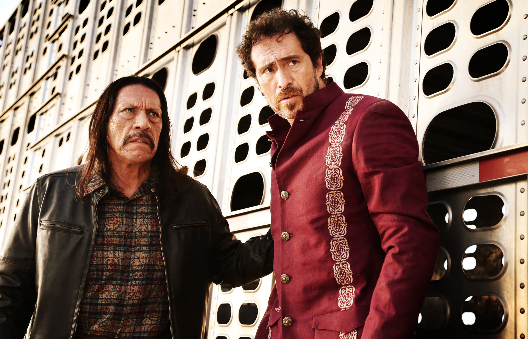 Still of Danny Trejo and Demian Bichir in Macete zudo (2013)