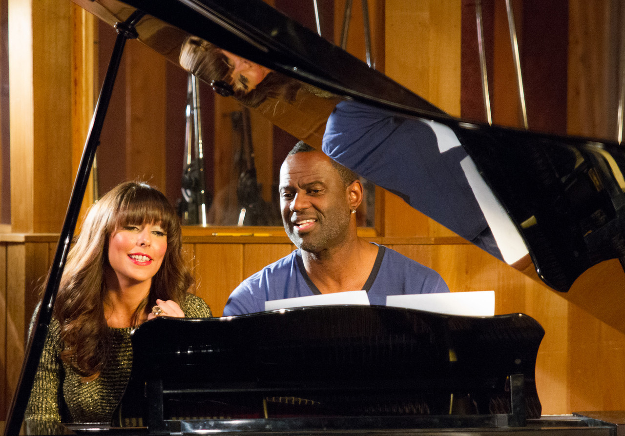 Arika Kane and Brian McKnight. Performing in Studio 