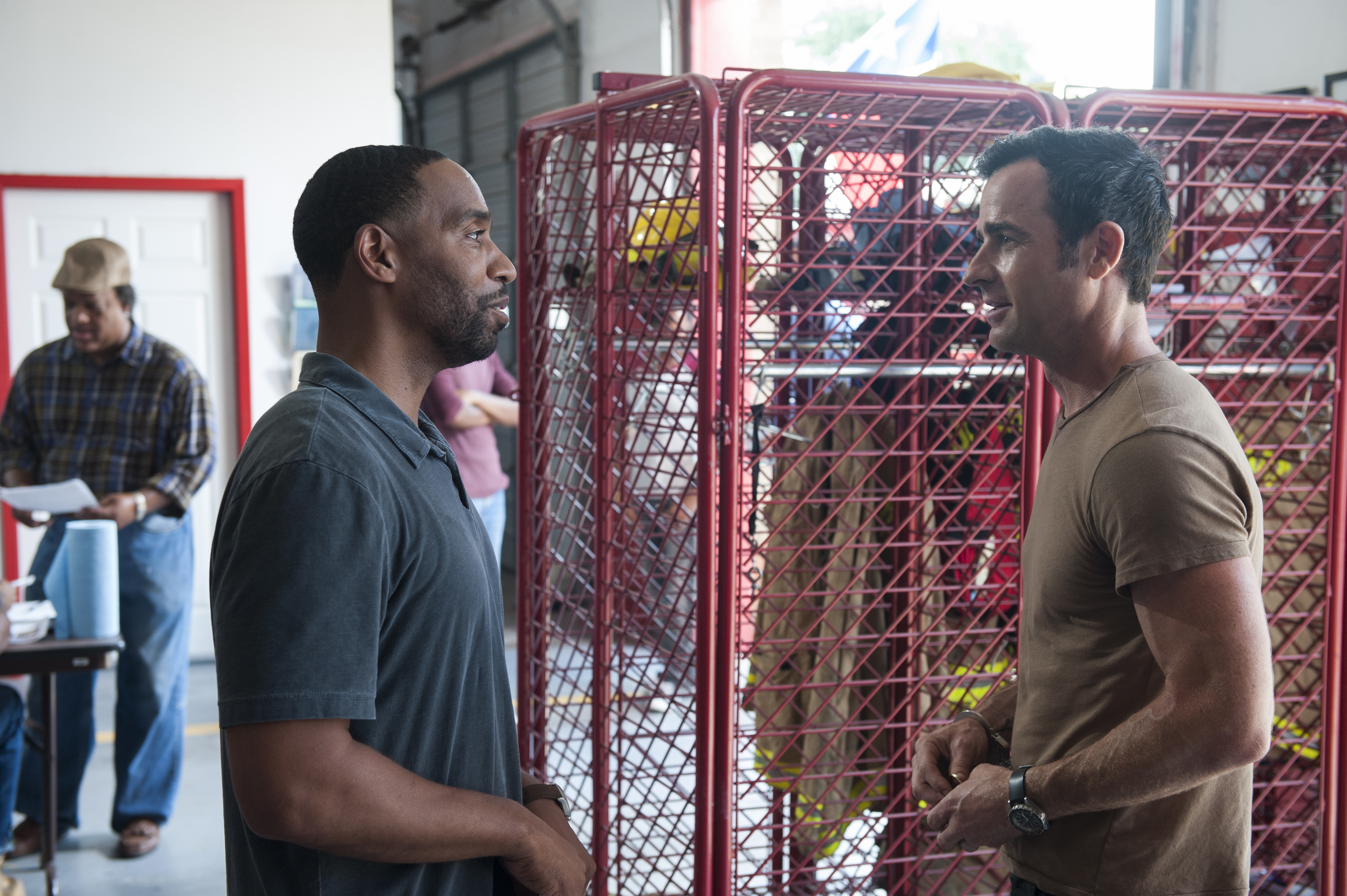 Still of Kevin Carroll and Justin Theroux in The Leftovers (2014)