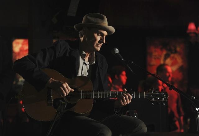 Still of James Taylor in Mr. Sunshine (2011)