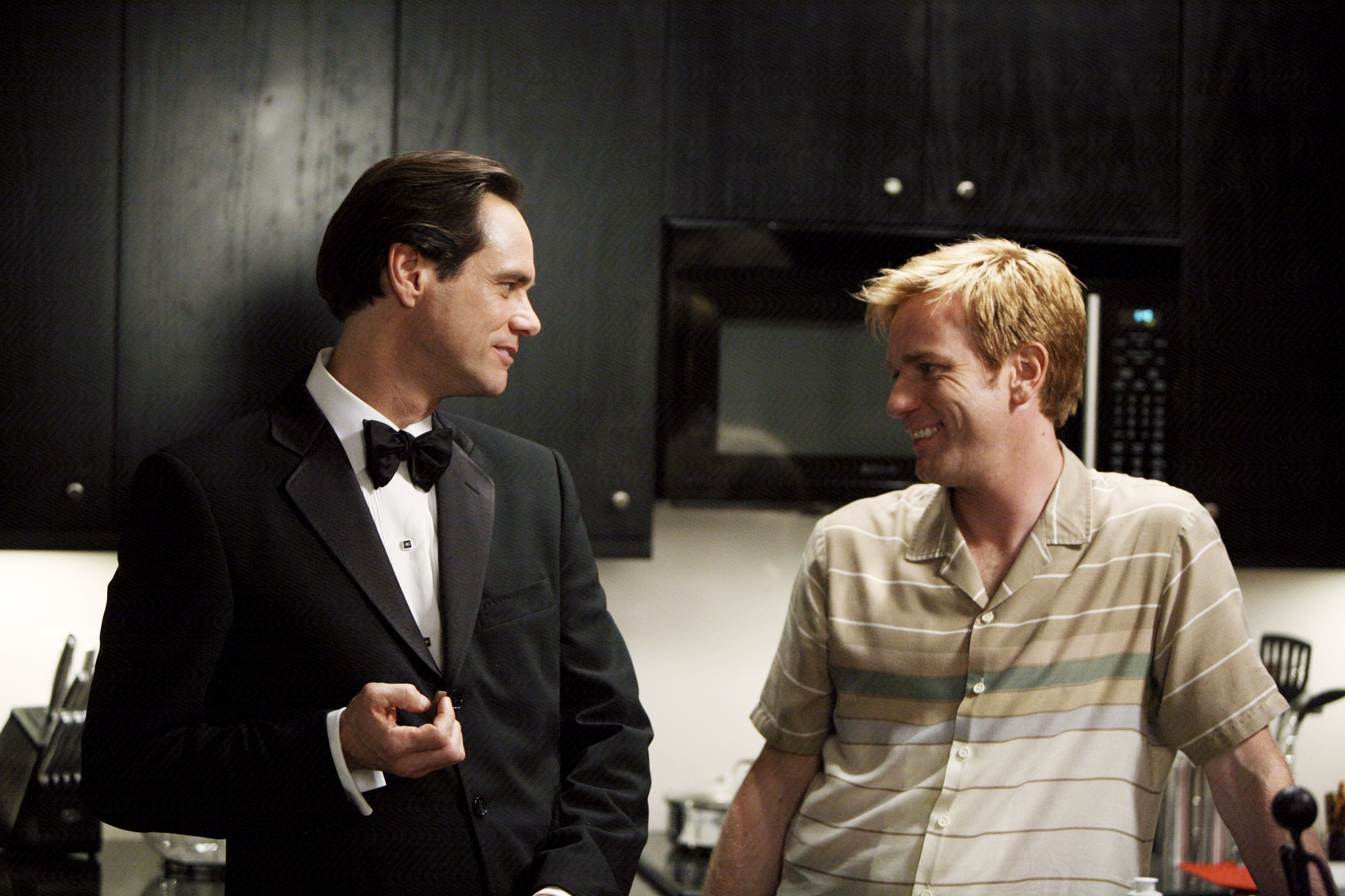 Still of Jim Carrey and Ewan McGregor in Myliu tave, Filipai Morisai! (2009)