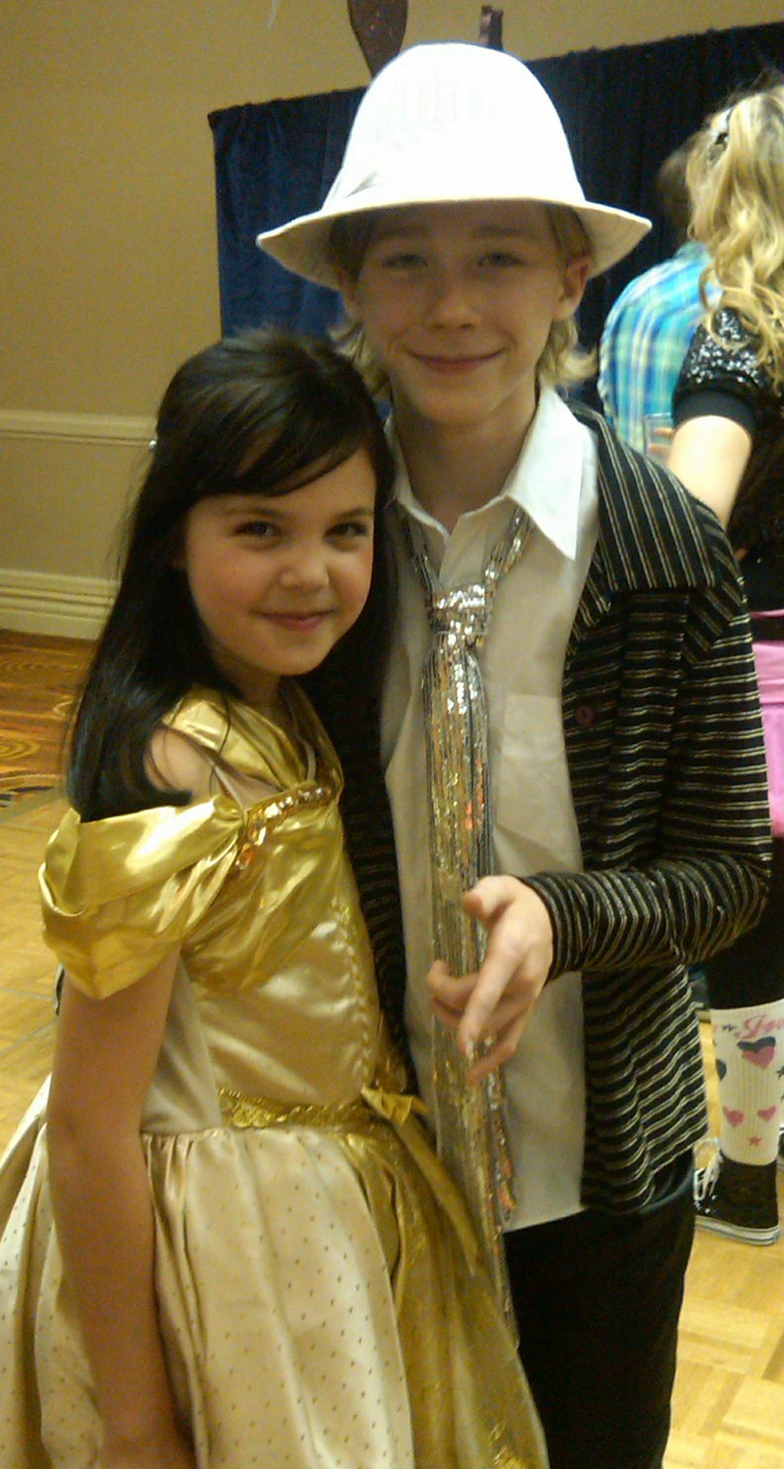 Bailee Madison and Joey Luthman at the 2009 Starlight Spooktacular Charity Event on October 31st.