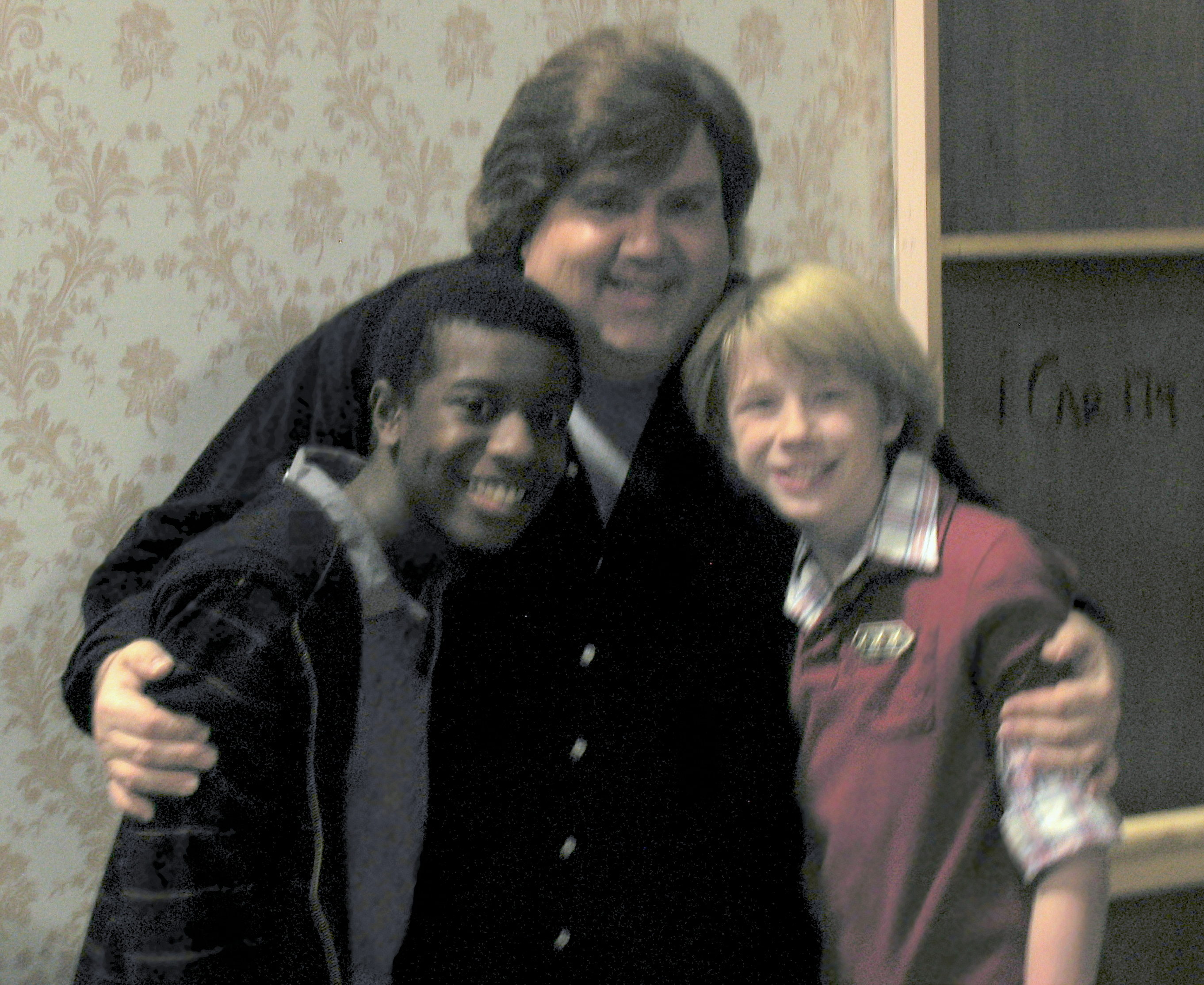 Dan Schneider with Davan Wilson and Joey Luthman on set of iCarly July 2009
