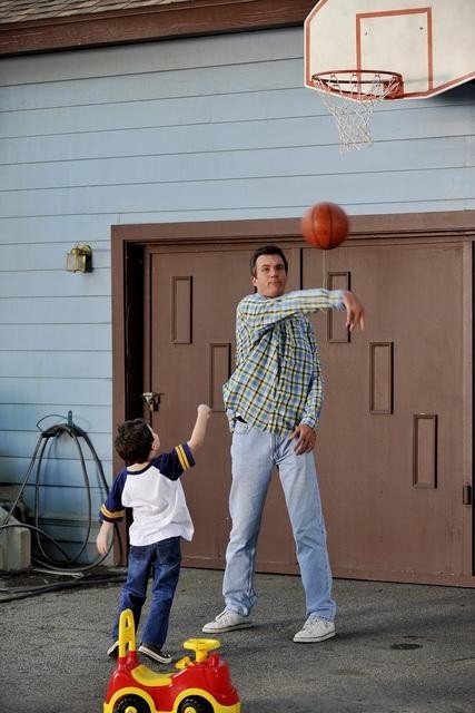 Still of Neil Flynn and Austin Ryan Lahmon in The Middle (2009)