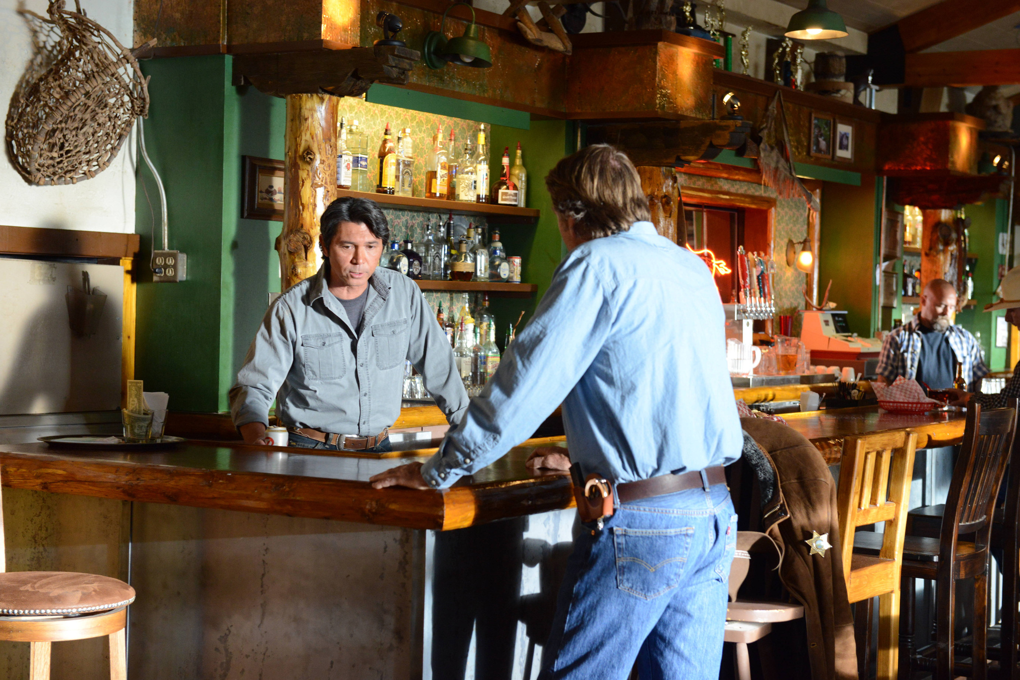 Still of Lou Diamond Phillips and Robert Taylor in Longmire (2012)