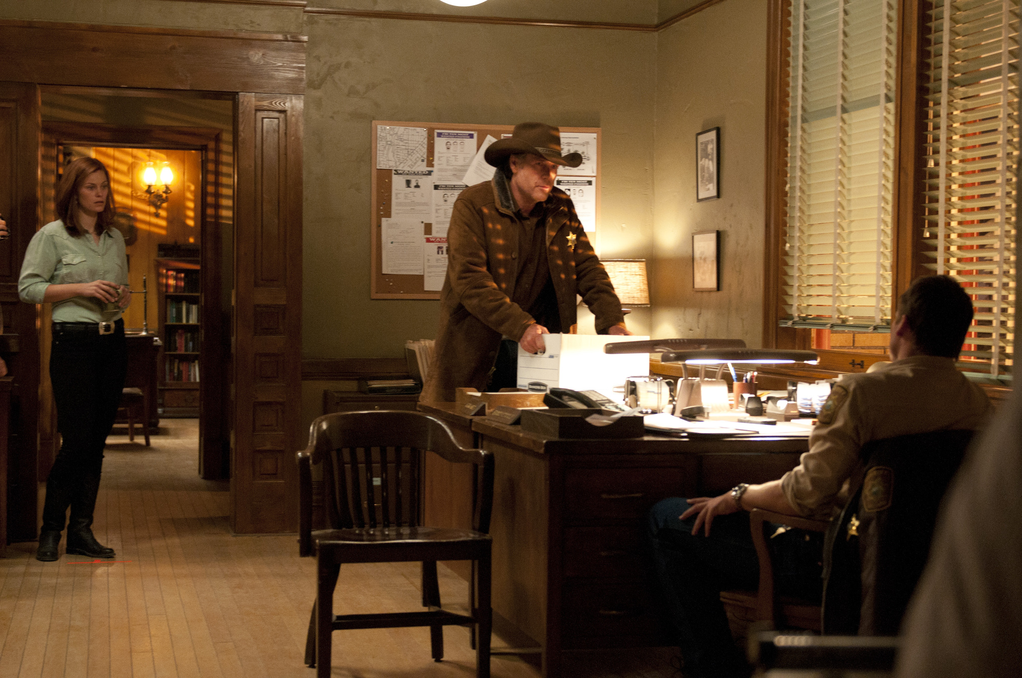 Still of Robert Taylor and Cassidy Freeman in Longmire (2012)