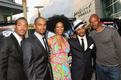 Keenen Ivory Wayans, Marlon Wayans, Damon Wayans Jr., Kim Wayans and Damien Dante at event of Dance Flick (2009)