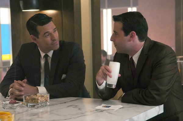 Still of Eddie Cibrian and Billy Rosen in The Playboy Club (2011)