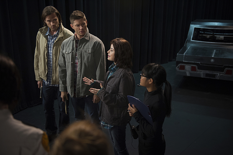 Still of Jensen Ackles, Jared Padalecki, Katie Sarife and Joy Regullano in Supernatural (2005)