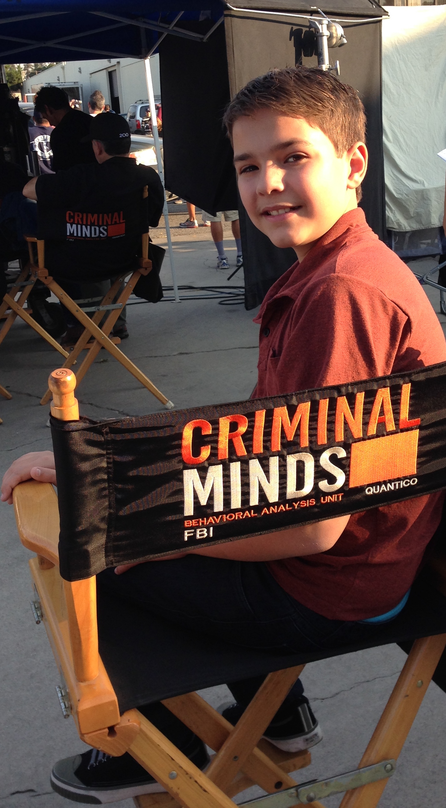 Justin on set of Criminal Minds - Burn 10-02