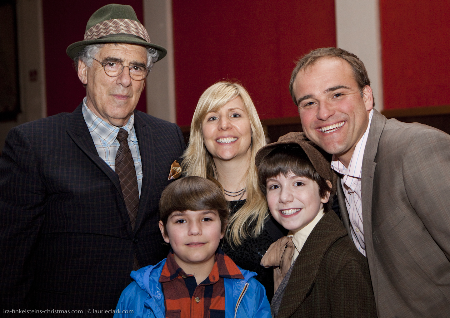 Justin with Elliott Gould, David DeLuise, Elijah Nelson and Director Sue Corcoran on the set of Switchmas