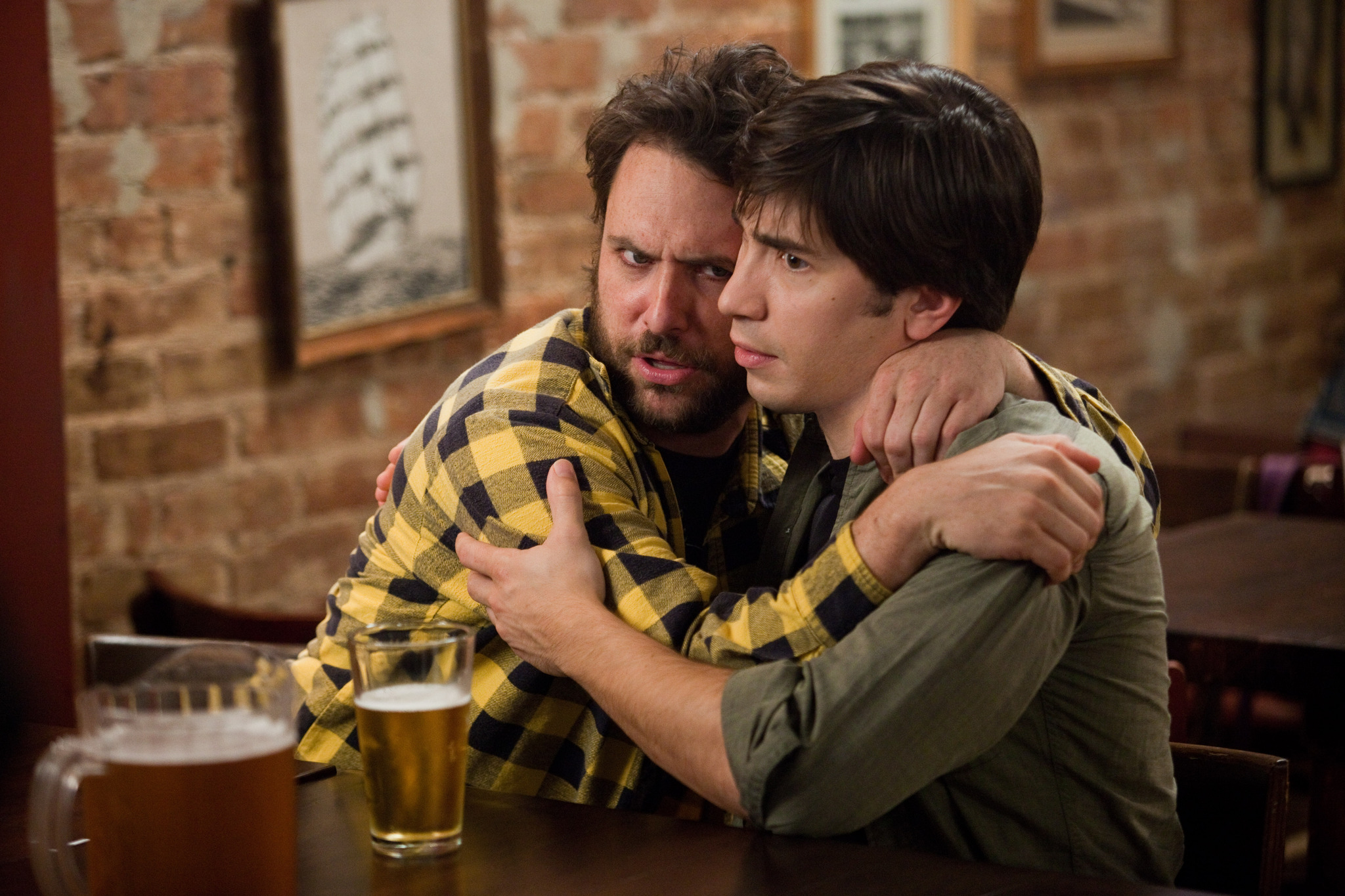 Still of Charlie Day and Justin Long in Going the Distance (2010)