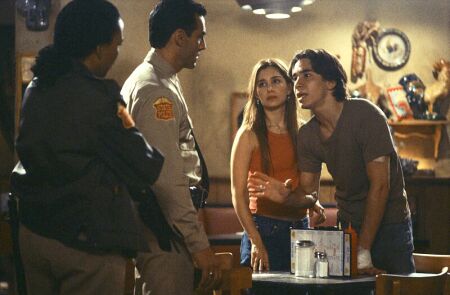 Still of Gina Philips, Avis-Marie Barnes, Jon Beshara and Justin Long in Jeepers Creepers (2001)
