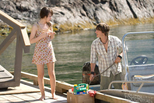 Still of Jesse Moss and Emily Browning in The Uninvited