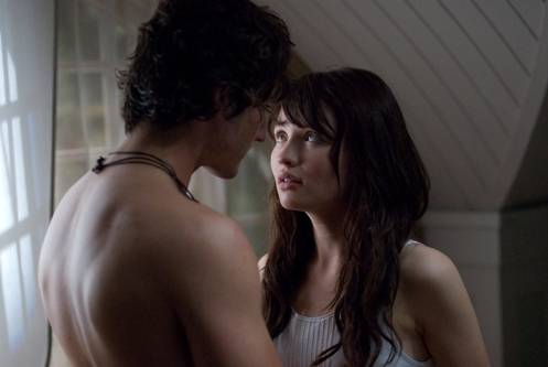 Still of Jesse Moss and Emily Browning in The Uninvited