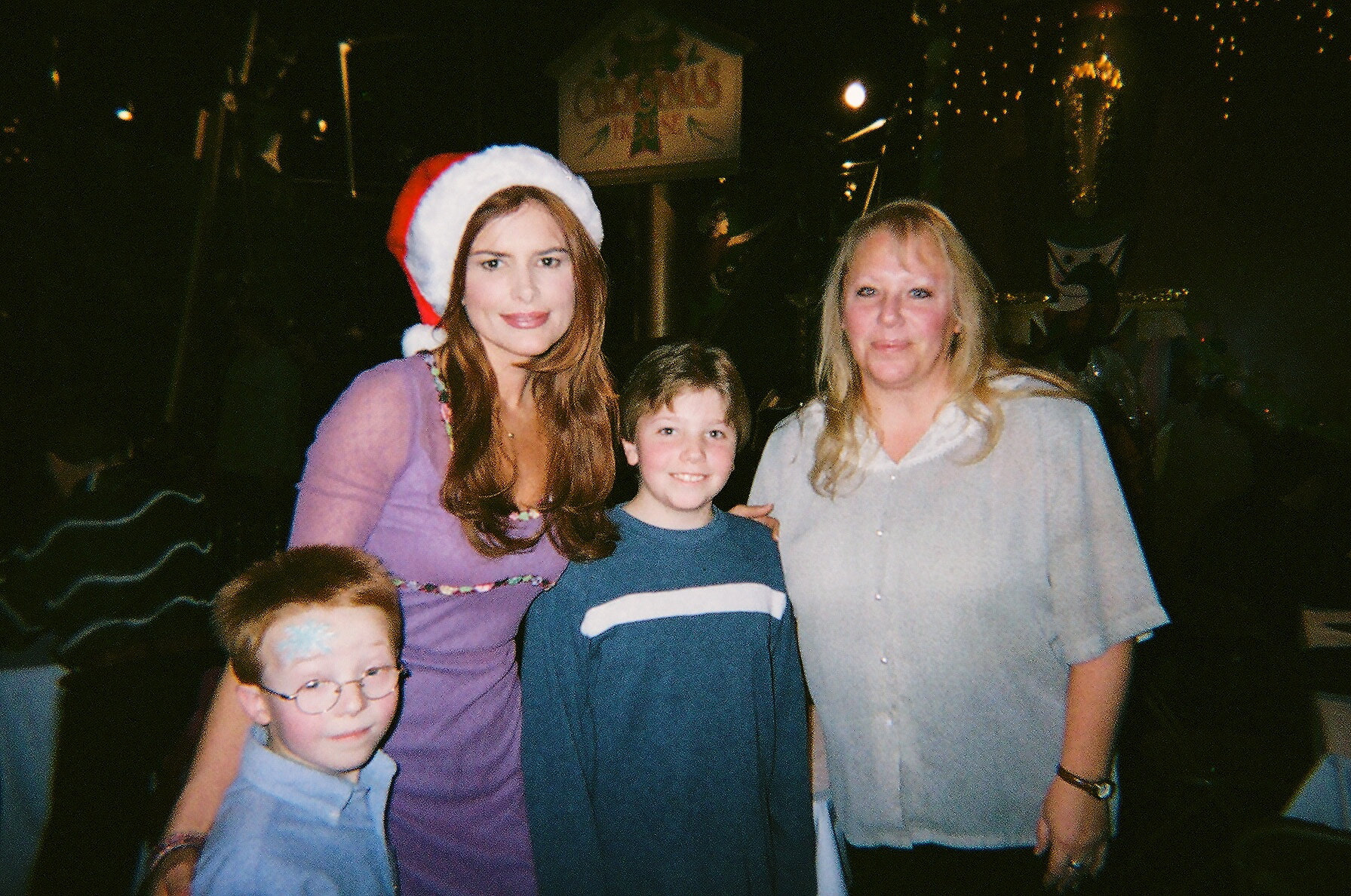 ON SET: 'Touched By An Angel' (L) Roma Downey, Phillip, Michael, Deborah 12.2001