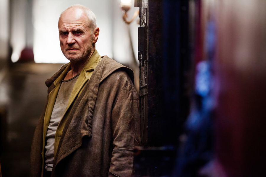 Still of Alan Dale in Dominion (2014)