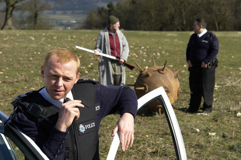 Still of David Bradley, Nick Frost and Simon Pegg in Hot Fuzz (2007)