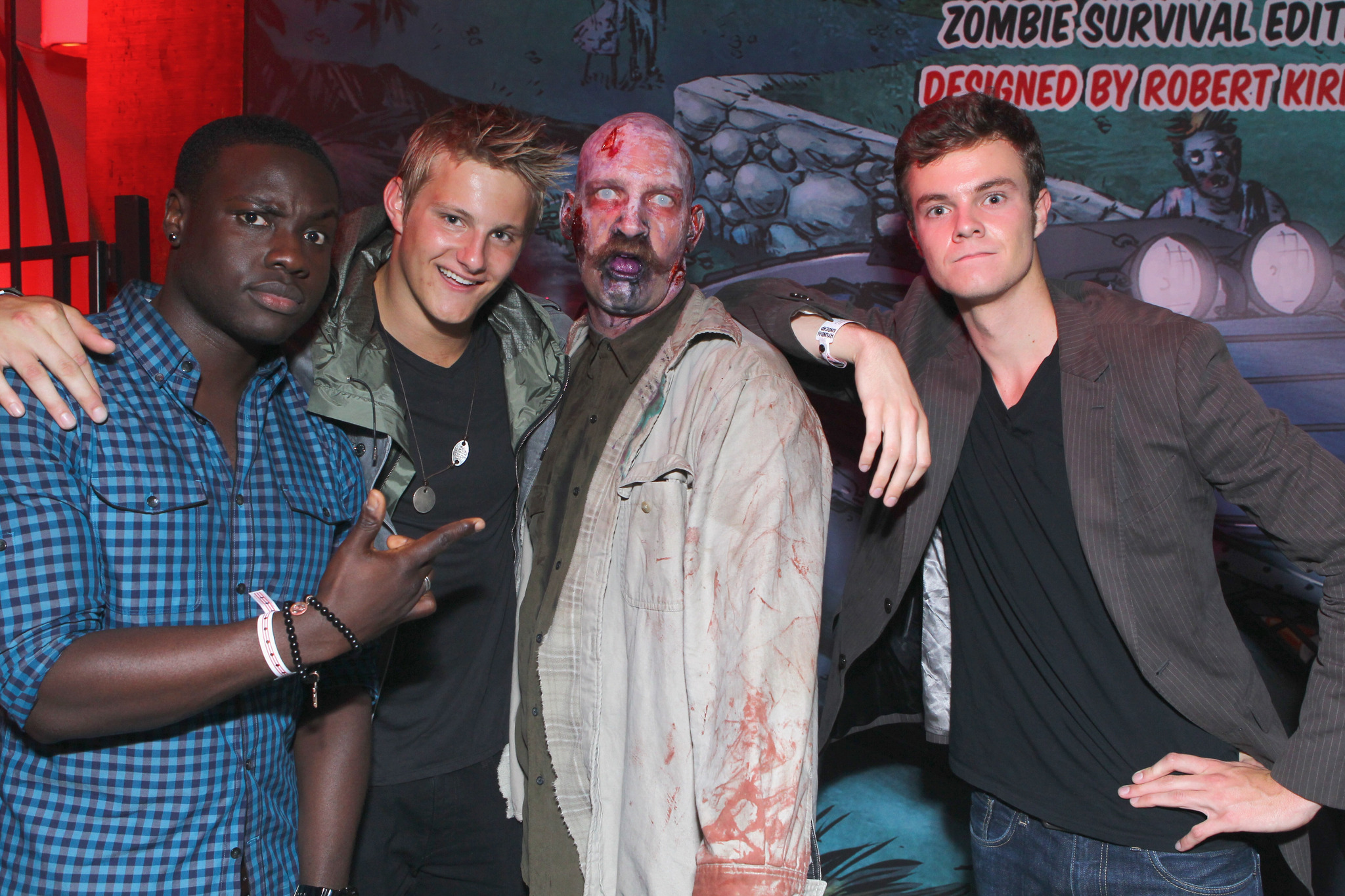 Alexander Ludwig, Dayo Okeniyi and Jack Quaid at event of Vaiksciojantys negyveliai (2010)