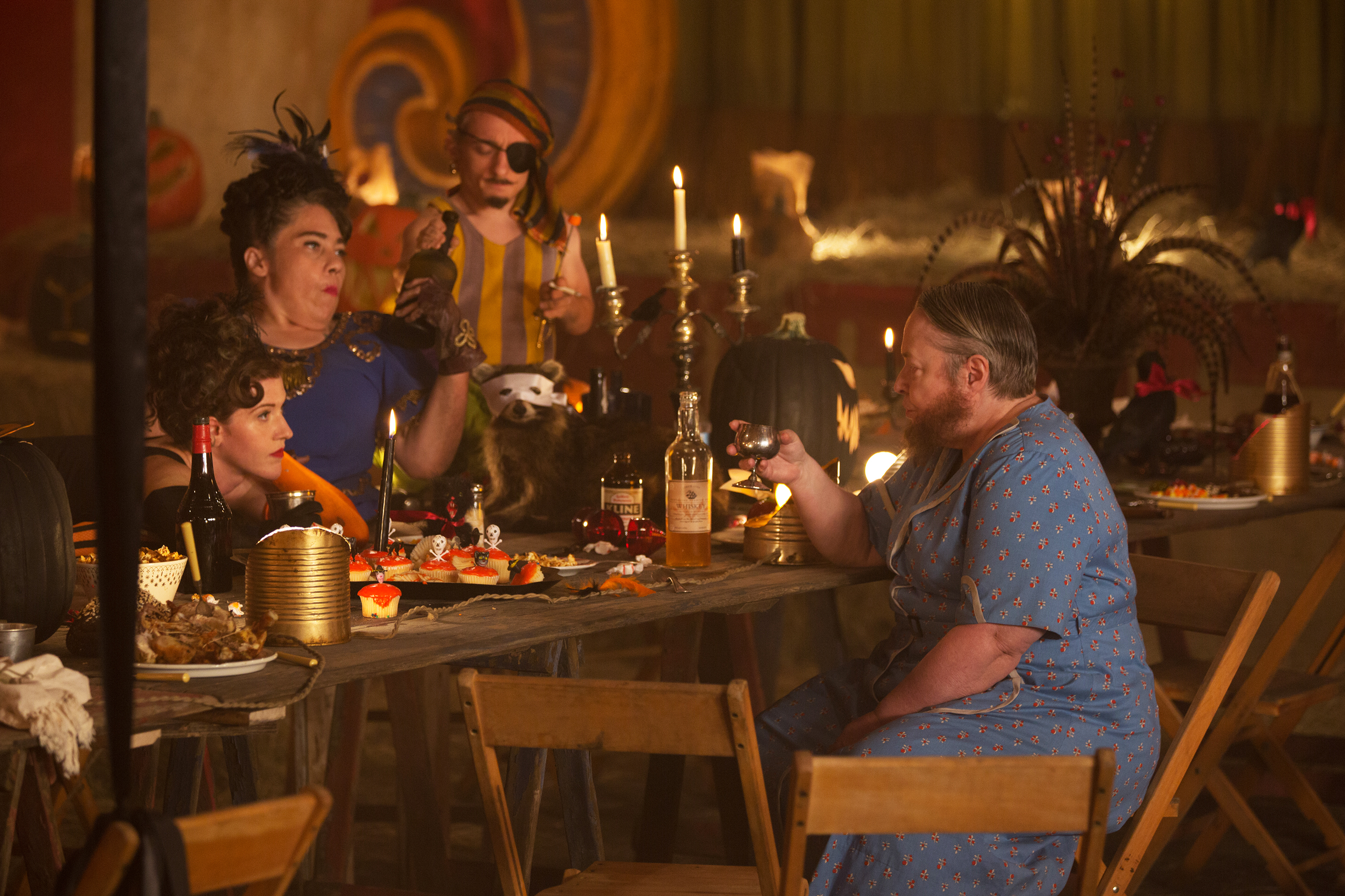 Still of Kathy Bates, Rose Siggins and Erika Ervin in Amerikietiska siaubo istorija (2011)