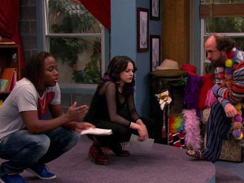 Still of Eric Lange, Leon Thomas III and Elizabeth Gillies in Victorious (2010)
