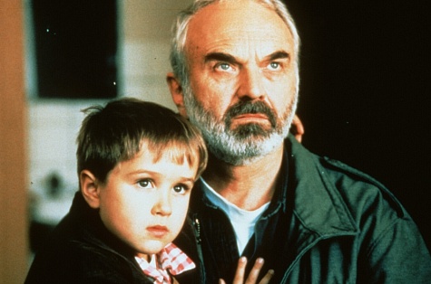 Still of Zdenek Sverák and Andrey Khalimon in Kolja (1996)