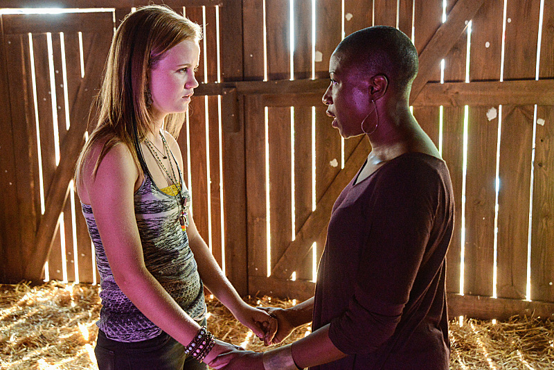 Still of Aisha Hinds and Mackenzie Lintz in Under the Dome (2013)