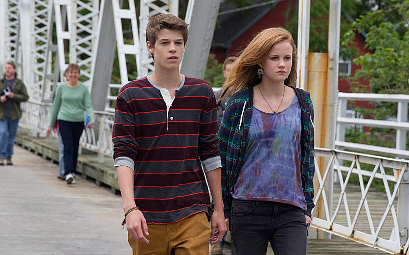 Still of Colin Ford and Mackenzie Lintz in Under the Dome (2013)