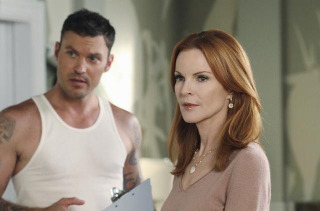 Still of Brian Austin Green and Marcia Cross in Nusivylusios namu seimininkes (2004)