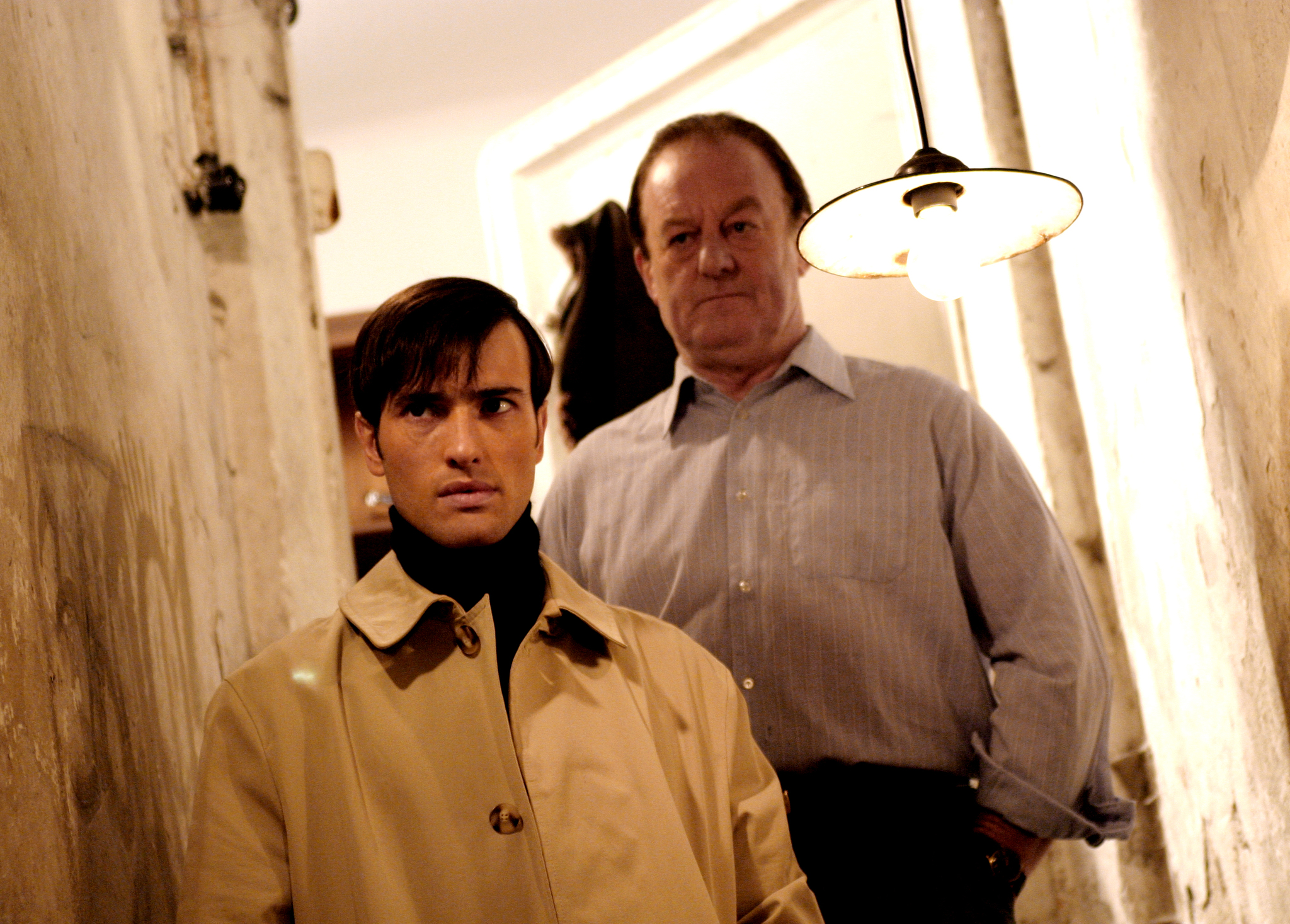 Still of Bernard Hill and Ed Stoppard in Joy Division (2006)