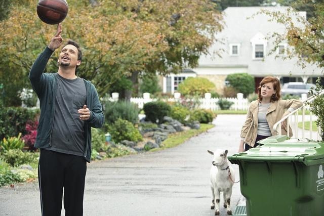 Still of Jeremy Sisto and Jane Levy in Suburgatory (2011)