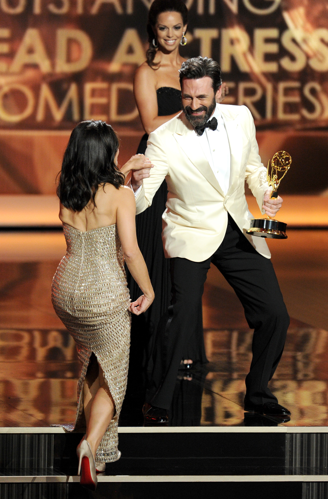 Julia Louis-Dreyfus and Jon Hamm at event of The 65th Primetime Emmy Awards (2013)