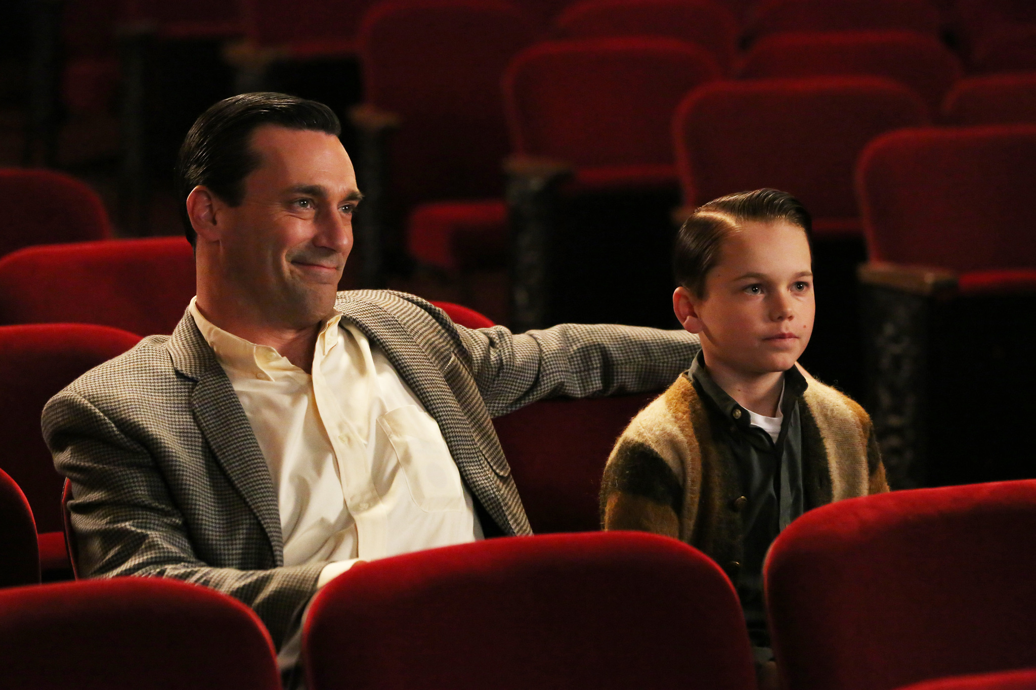 Still of Jon Hamm and Mason Vale Cotton in MAD MEN. Reklamos vilkai (2007)